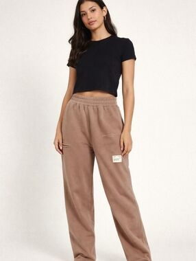 COMFRT Relaxed Brown Fleece Joggers with Zip Pocket